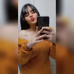 Meet your Posher, Roxana